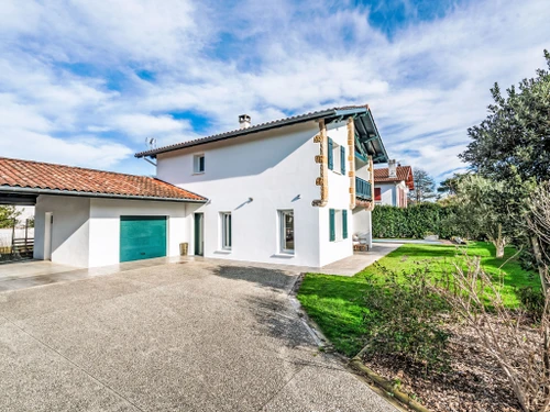 Casa Saint-Pée-sur-Nivelle, 4 dormitorios, 8 personas - photo_1012229321971