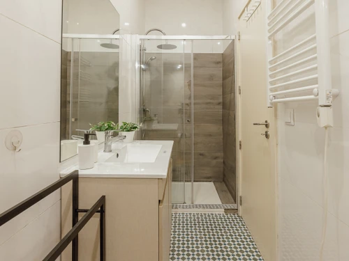 Apartment Porto, 1 bedroom, 2 persons - photo_1012229840148