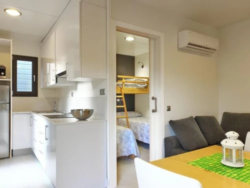 Camping Canet de Mar, 2 bedrooms, 5 persons - photo_1012229903011