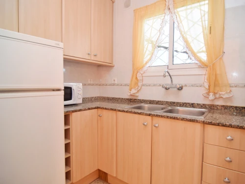 Apartamento Pineda de Mar, 2 dormitorios, 4 personas - photo_18949373574