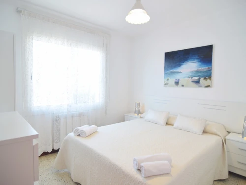 Apartamento Pineda de Mar, 2 dormitorios, 4 personas - photo_18949373574