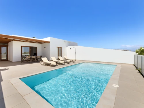 Villa Playa Blanca, 4 dormitorios, 8 personas - photo_1012177864843