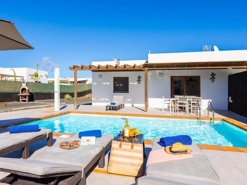 Villa Playa Blanca, 2 bedrooms, 4 persons - photo_1012435272285