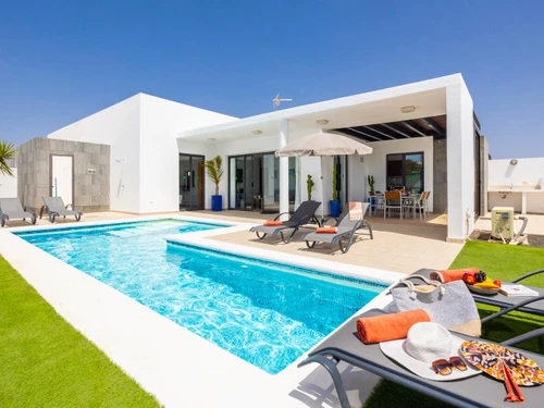 Villa Playa Blanca, 3 bedrooms, 6 persons - photo_1012435272535