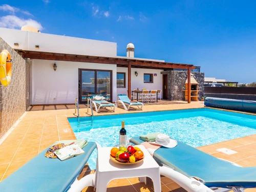 Villa Playa Blanca, 2 bedrooms, 4 persons - photo_1012435277304