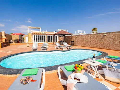 Villa Playa Blanca, 4 bedrooms, 8 persons - photo_1012435278863