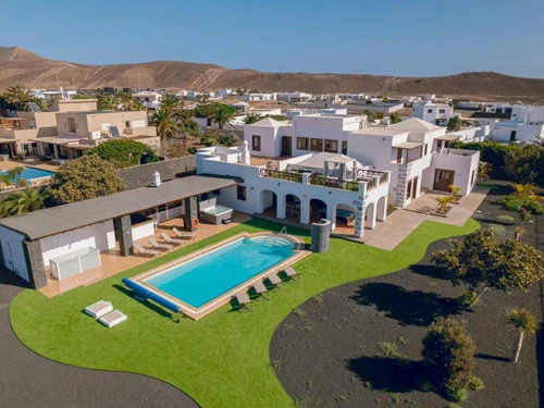 Villa Costa Teguise, 9 bedrooms, 21 persons - photo_1012435280366