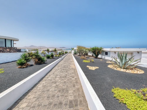 Casa  Famara, 3 dormitorios, 6 personas - photo_1012463601666