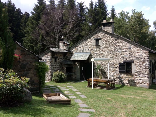 Gite Queyrières, 4 bedrooms, 8 persons - photo_15011651384