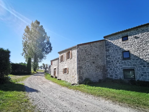 Gîte Saint-Romain-Lachalm, 4 pièces, 6 personnes - photo_15011648731