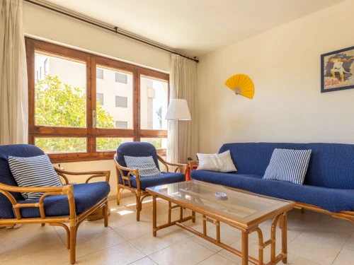 Apartamento Torredembarra, 3 dormitorios, 6 personas - photo_17656429244