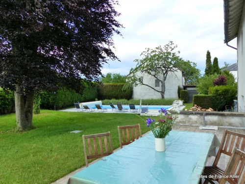 Gîte Le Mayet-de-Montagne, 6 pièces, 10 personnes - photo_14120060009