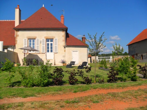 Gîte Châtel-de-Neuvre, 4 pièces, 6 personnes - photo_14120047158