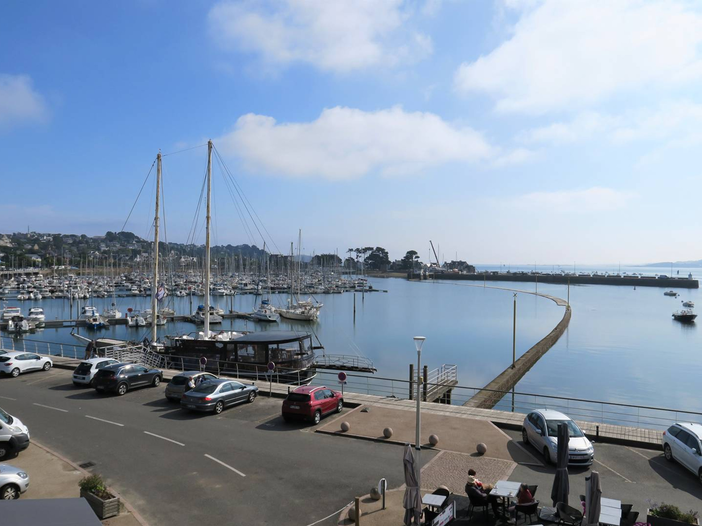 Bel appartement rénové avec WIFI VUE SUR MER à PERROS GUIREC