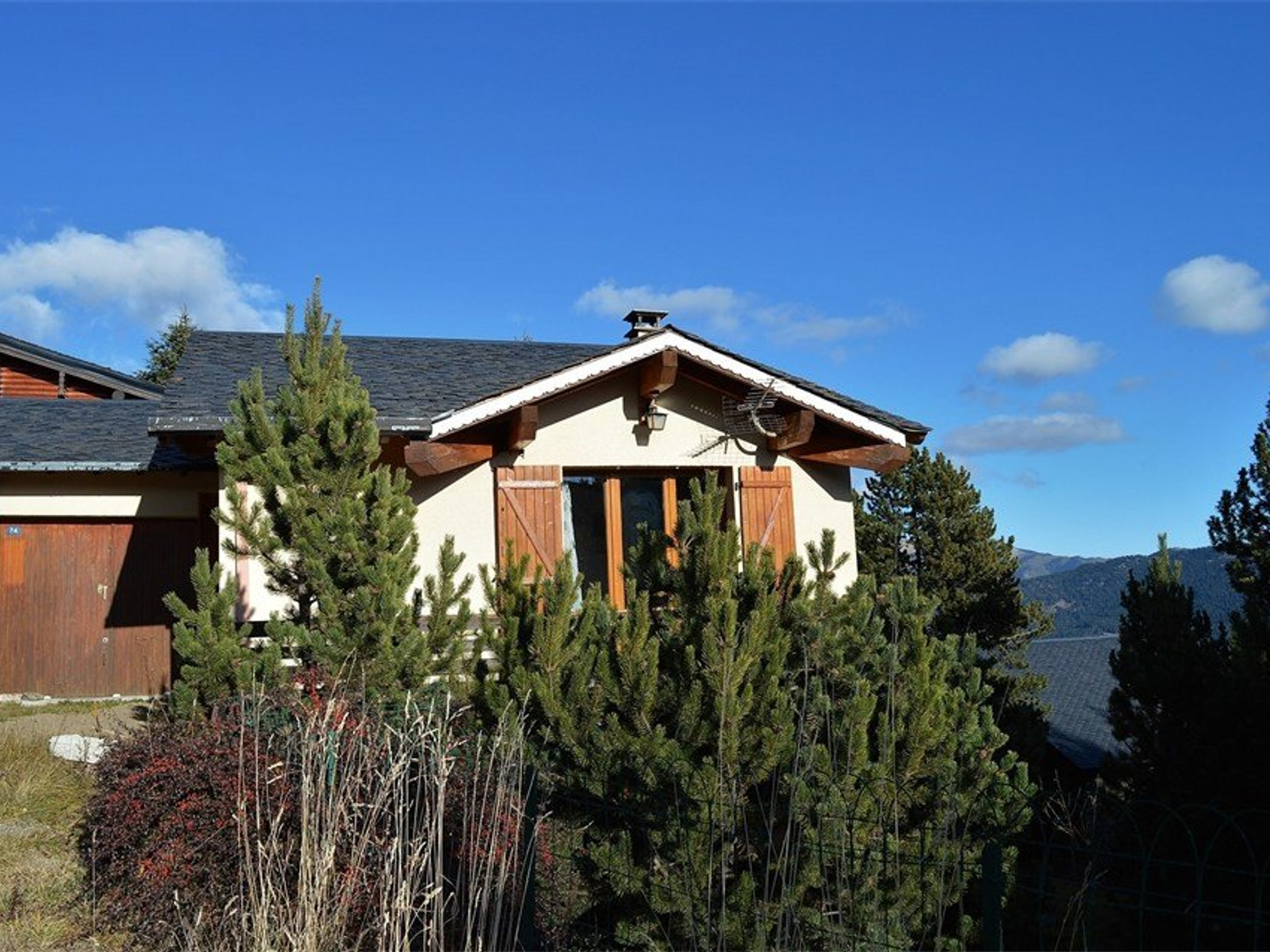 HAUT DE CHALET RUE DES LUPINS