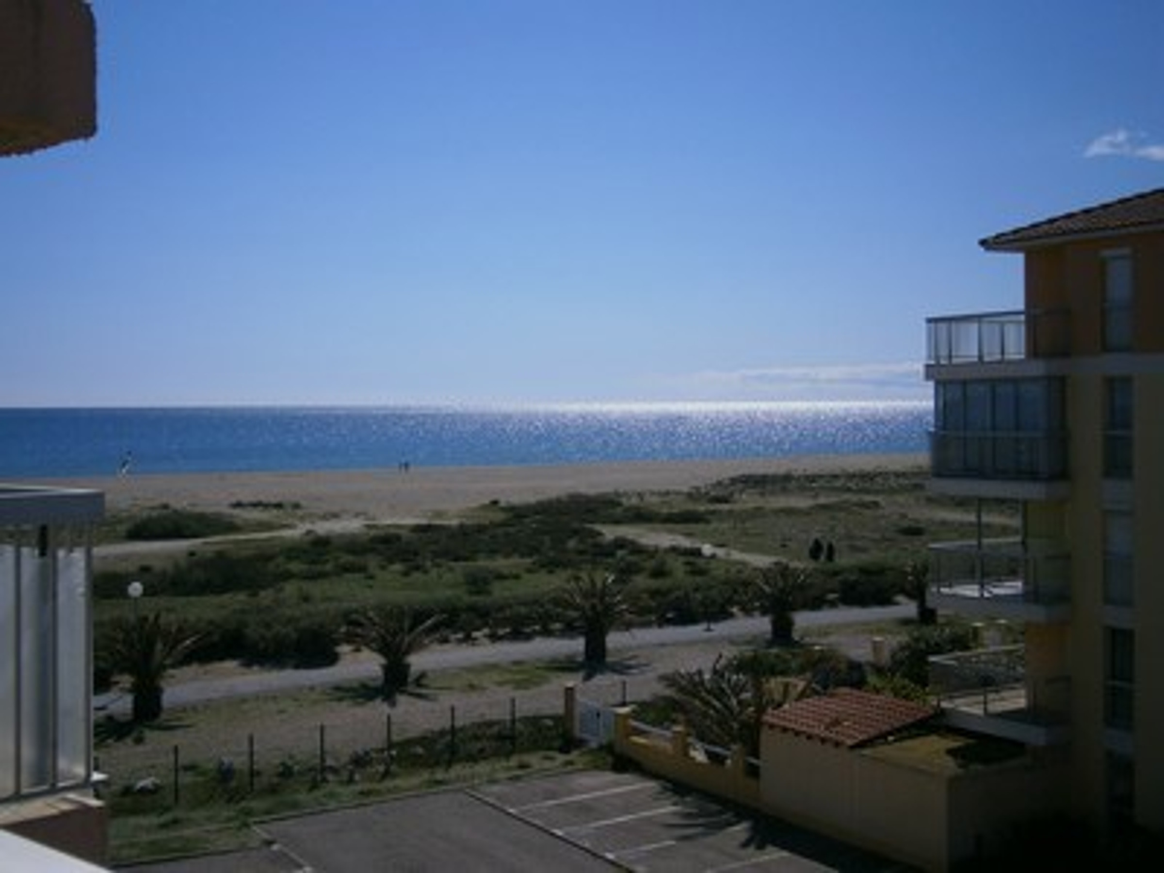 Spacieux studio à 100 m de la plage avec parking et vue mer 4PP1 35