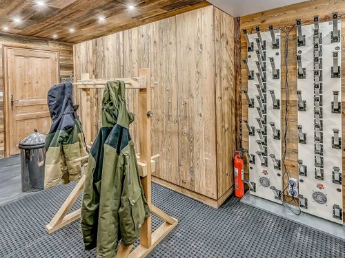 Chalet Tignes-Les Brévières, 6 bedrooms, 12 persons - photo_16111842619