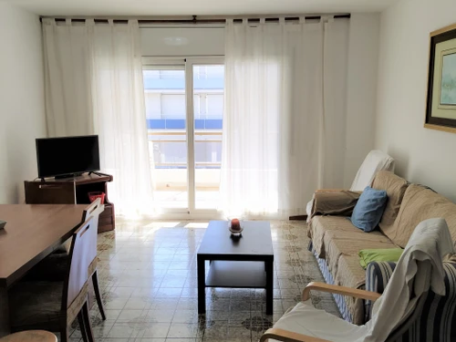 Apartamento Torredembarra, 3 dormitorios, 6 personas - photo_18813825408