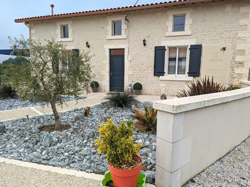 Gite Salles-de-Barbezieux, 4 bedrooms, 8 persons - photo_18272650433