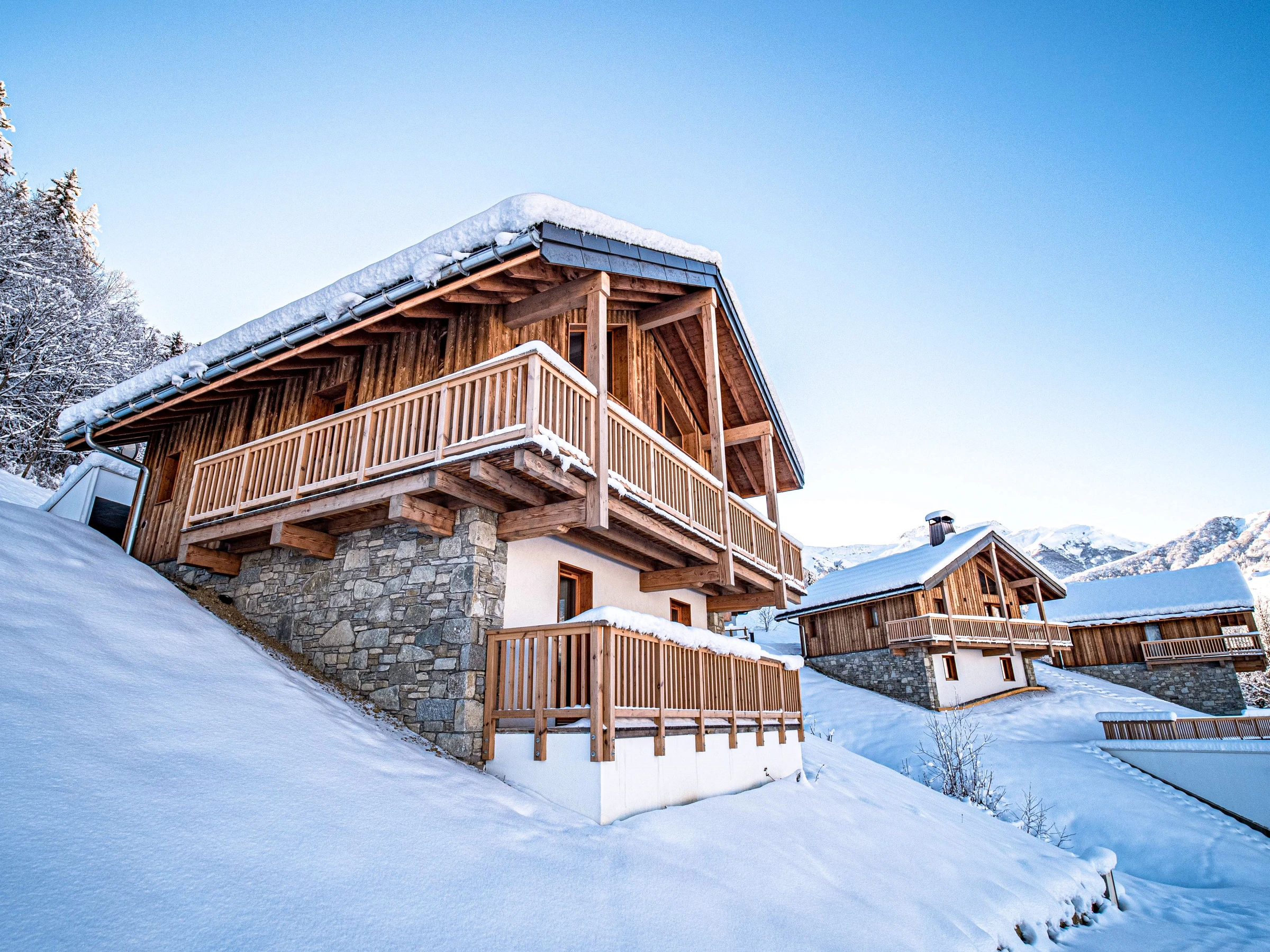VALMOREL Ski Rental - CRÈVE COEUR SPORTS Ski Hire